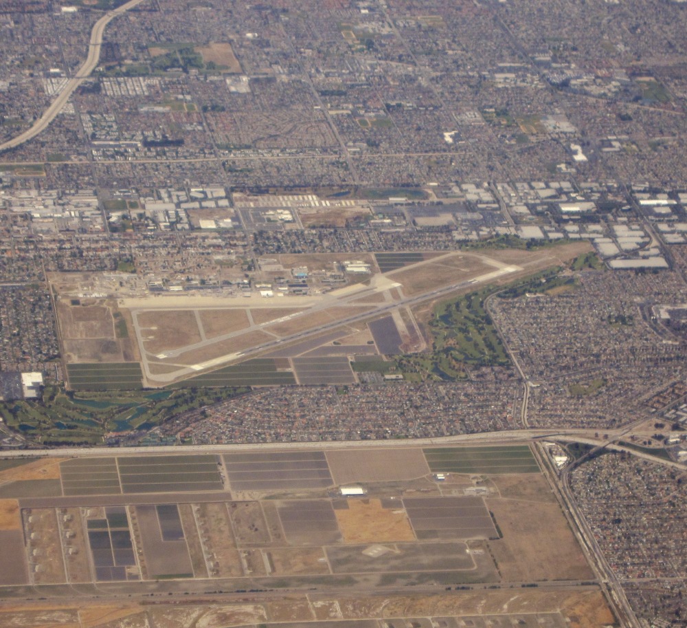 KSLI Los Alamitos Airport Aerial Photograph | SkyVector