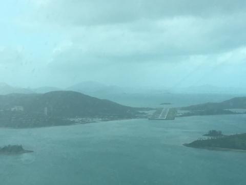 Approach Hamilton Island RWY 14