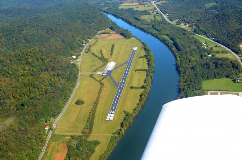 Gainesboro - Jackson County Airport