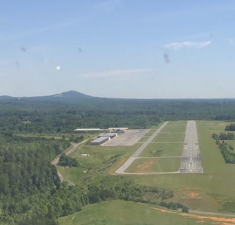 Landing runway 5 at IPJ