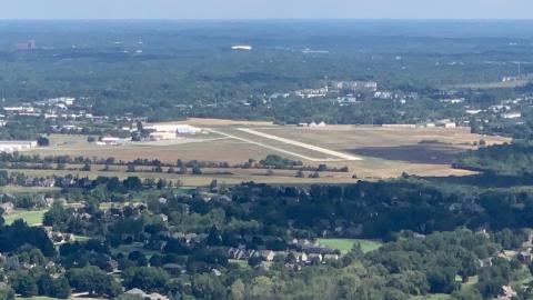 aerial pic of KARB Ann Arbor airport from W