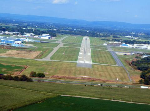 Runway 10 KHGR Hagerstown, MD