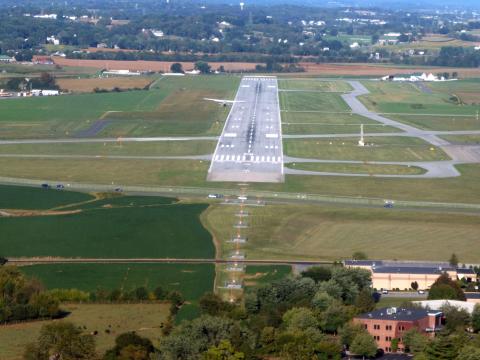 LNS - Lancaster Airport Runway 08