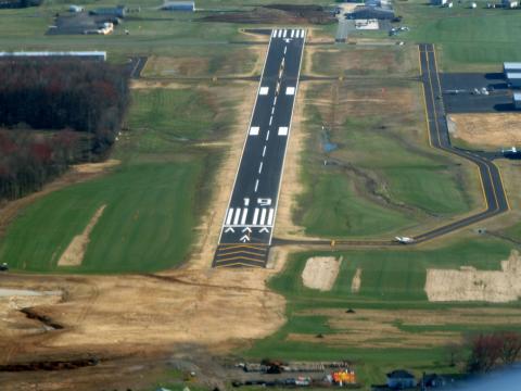 0W3 NEW RUNWAY