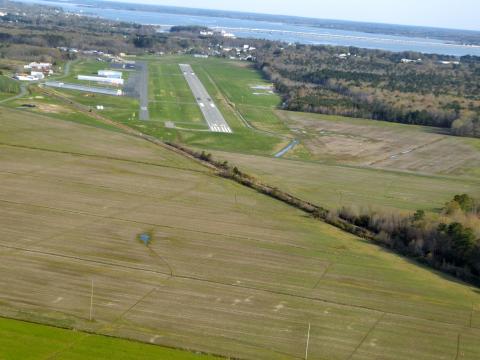 Crisfield-Somerset County Airport