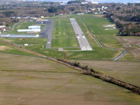 Crisfield-Somerset County Airport