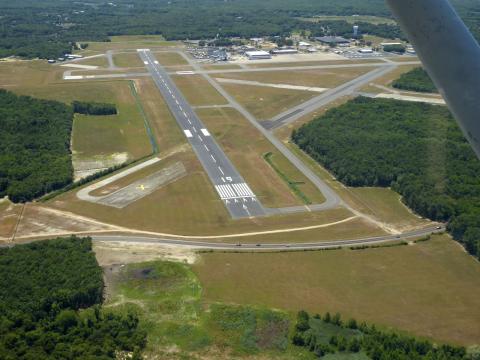 Cape May Airport NJ runway 19 (KWWD)