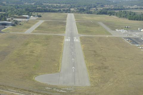 RWY 33