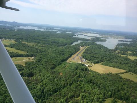 W91 - Smith Mountain Lake Airport